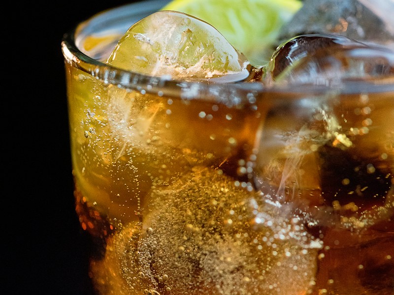 Sparkling water with lemon as a healthy drink swap
